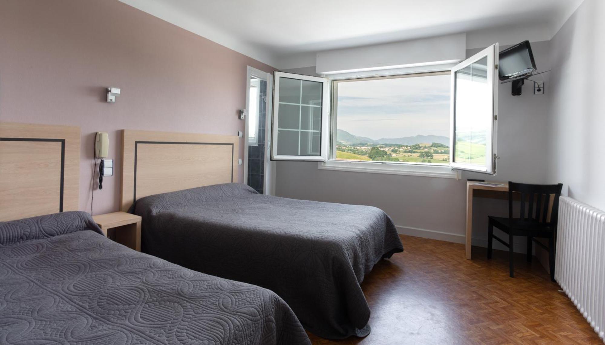 Hotel Restaurant Pecoitz Saint-Jean-Pied-de-Port Εξωτερικό φωτογραφία